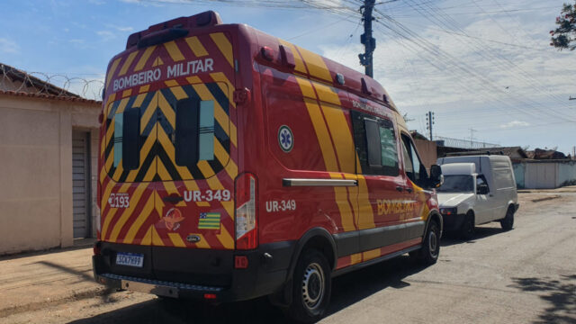 Mulher fica ferida após ser atropelada por veículo em Catalão