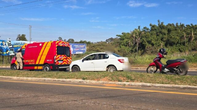 Jovem perde controle da moto e cai após desviar de veículo em Catalão