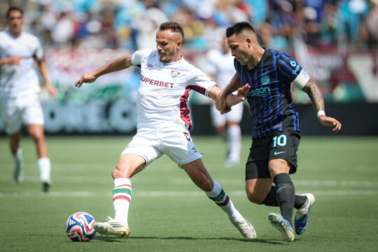 Fluminense elimina a Inter de Milão por 2 a 0 com gols de Cano e Hércules e avança às quartas da Copa do Mundo de Clubes