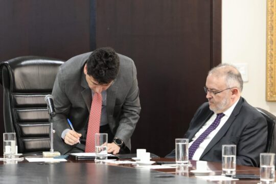 Governo de Goiás e Consórcio Sonda formalizam contrato do Programa Goiás de Fibra