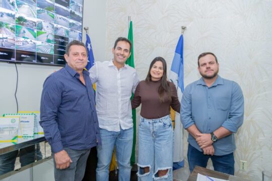 Jamil Calife doa veículo para Leilão Beneficente de Nova Aurora e emociona voluntários do Hospital de Amor