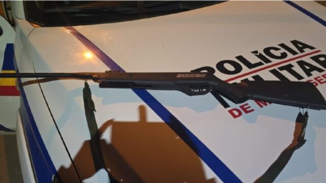 Foragido da Justiça é preso com arma de fogo modificada em distrito de Monte Carmelo