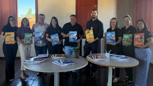 Prefeitura de Corumbaíba entrega novos materiais didáticos e inicia projeto de empreendedorismo nas escolas
