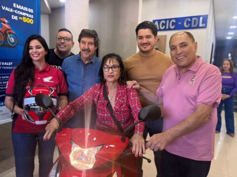 Ganhadora do segundo sorteio da campanha "Compra Premiada" realizou sua compra na Loja A Favorita, em Catalão