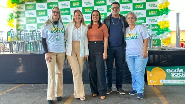 Prefeito de Marzagão participa de evento do Crédito Social em Morrinhos e entregam 65 cartões a produtores rurais