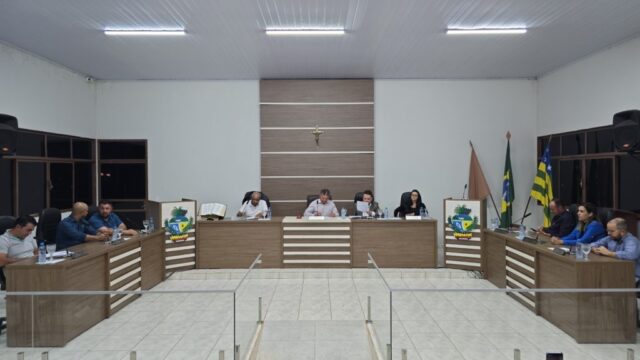 Com presença de todos os vereadores e do vice-prefeito, Câmara de Ouvidor conclui primeiro semestre legislativo