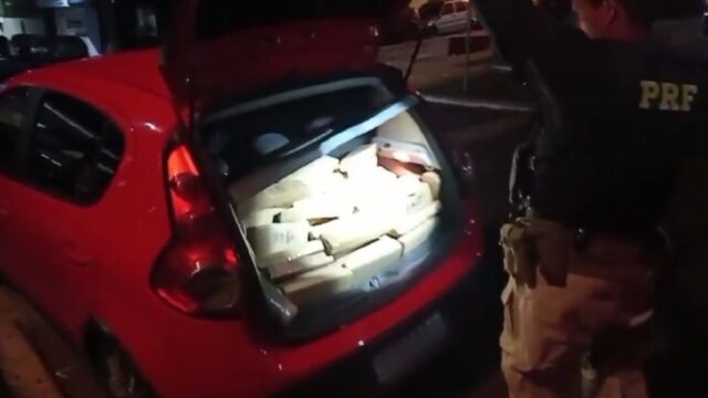 PRF apreende mais de 200 kg de maconha em veículo roubado, na BR-060 em Anápolis