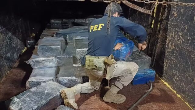 PRF apreende 3,5 toneladas de maconha em carreta na BR-050, em Uberlândia