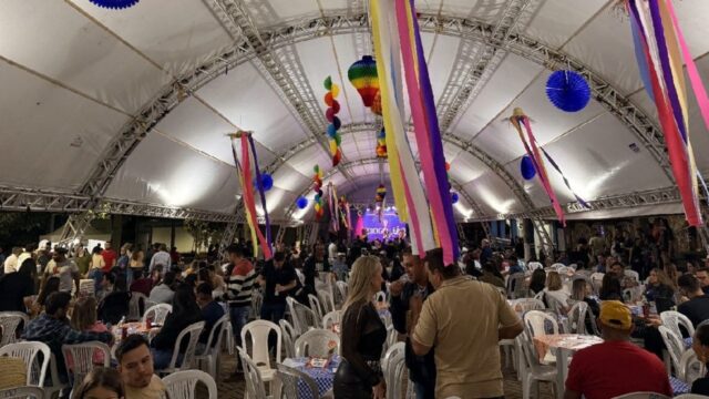 Com praça lotada e clima de festa, Corumbaíba encerra seu 1º Arraiá com chave de ouro; veja fotos