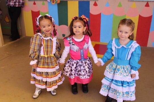 Festa junina do Cemei Francisco Neto encanta pais e alunos em Ouvidor