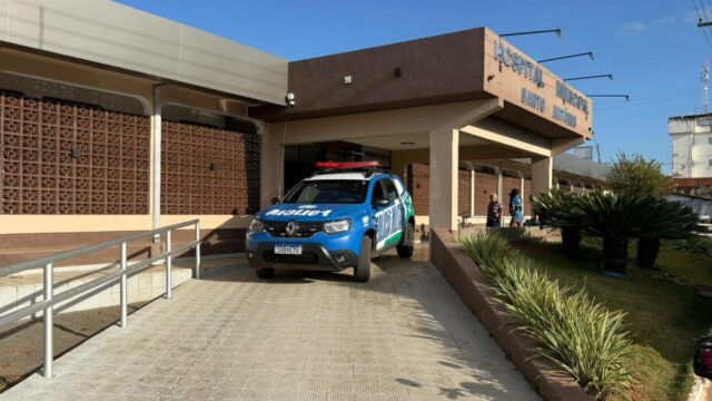 Homem é baleado após tentar agredir policiais durante ocorrência de violência doméstica em Ouvidor