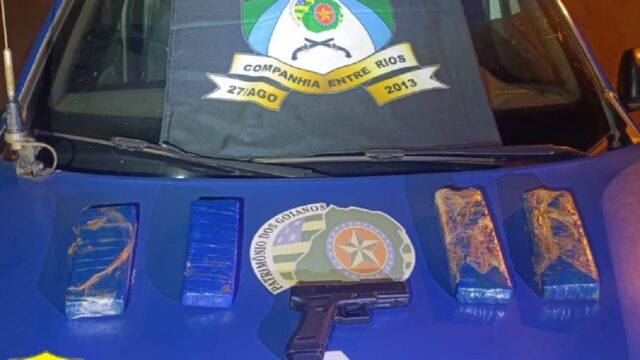 Suspeito de tráfico foge da polícia e abandona carro com 2,5 kg de maconha em Ipameri