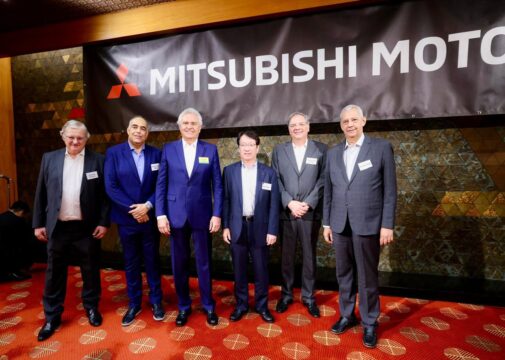 Velomar participa de assinatura de contrato que autoriza exportação de veículos Mitsubishi fabricados em Catalão para América do Sul