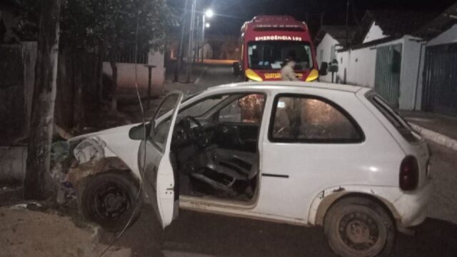 Motorista colide veículo com objeto fixo durante a madrugada em Ipameri