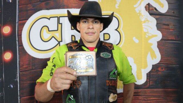Iago Aleixo Alves, de Ouvidor, é campeão do 4º Rodeio dos Campeões Mitsubishi na Expo Catalão 2025 com 345,25 pontos