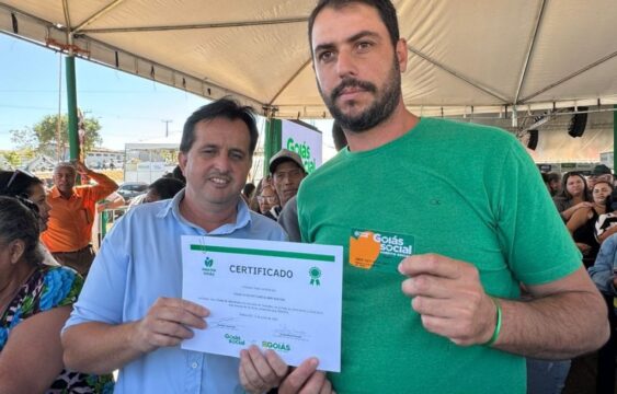 Goiandira celebra avanços com o programa “Agro é Social”: 21 beneficiários recebem cartões de incentivo em cerimônia regional