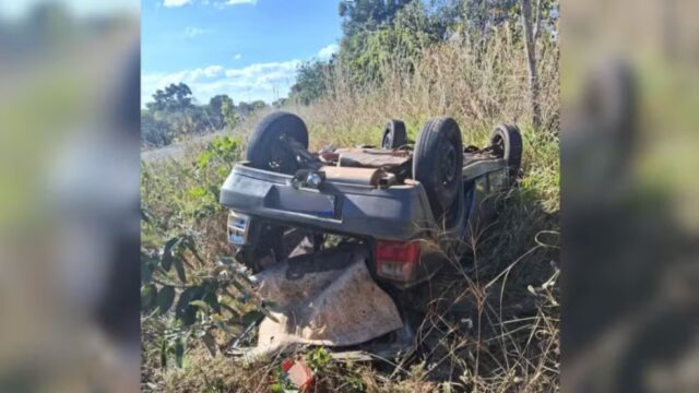Homem morre após capotar carro na MG-413, em Araguari