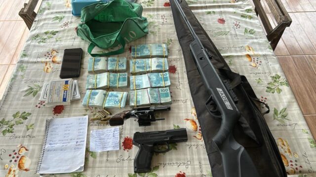 Operação Aqueronte combate o crime organizado em Araguari e resulta em prisões, armas e R$ 82 mil apreendidos