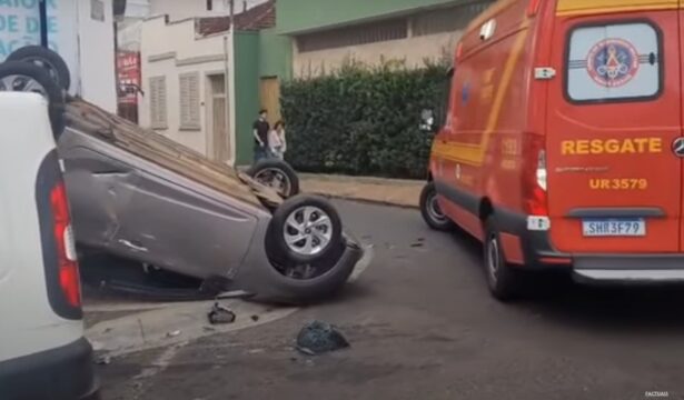 Mulher fica ferida após capotamento em acidente no centro de Uberlândia