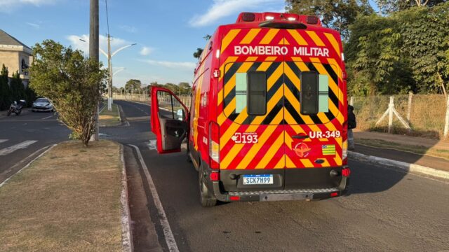 Colisão entre carros é registrada em frente ao condomínio Paquetá em Catalão