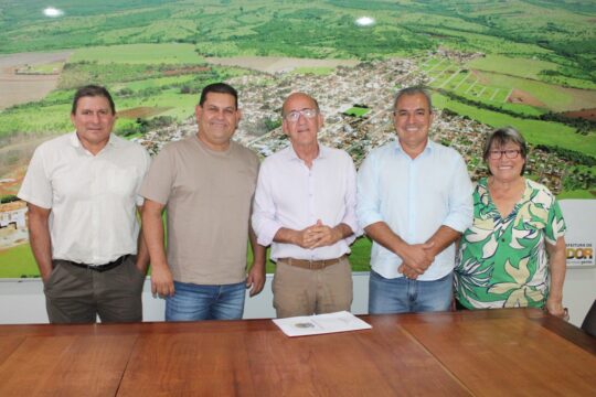 Deputado Rubens Otoni visita Prefeitura e anuncia emenda de R$ 100 mil para infraestrutura