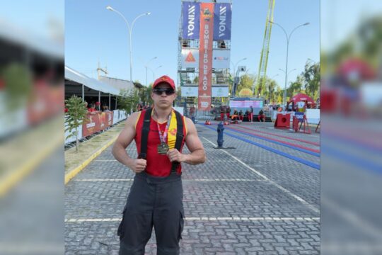Cabo Kevin, lotado no 10º BBM de Catalão, representa Goiás na prova Bombeiro de Aço durante o CONABOM 2025, em Fortaleza