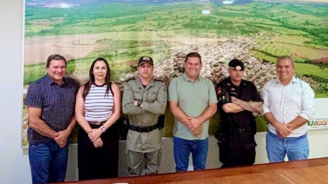 Prefeito de Ouvidor recebe visita de comandantes da PM e reforça parceria pela segurança no município