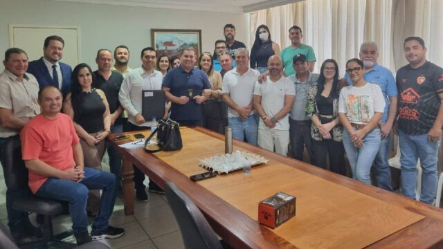 Prefeito de Ouvidor recebe presidente da AGM para discutir ações em defesa dos municípios
