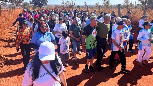 8ª Caminhada em Louvor a Nossa Senhora da Abadia reúne fiéis de Catalão à comunidade Mumbuca, em Três Ranchos