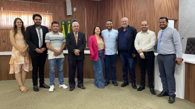Presidente da Câmara de Pires do Rio, Ana Cláudia Saêta, recebe visita do presidente da Câmara de Ipameri, Alisson Rosa