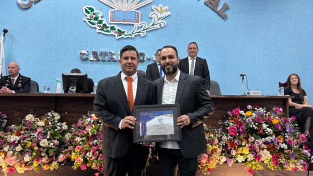 Presidente do Sindicato Metabase, Diego Hilário, recebe Título Honorífico de Cidadania Benemérita Catalana