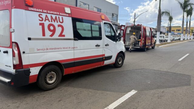 Motociclista fica ferida após acidente com van que fugiu do local em Catalão