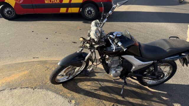 Motociclista fica ferido após acidente em cruzamento no bairro Nossa Senhora de Fátima, em Catalão