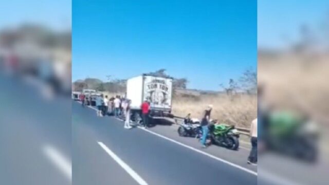 Motociclista morre após bater em caminhão parado na BR-050 entre Araguari e Uberlândia