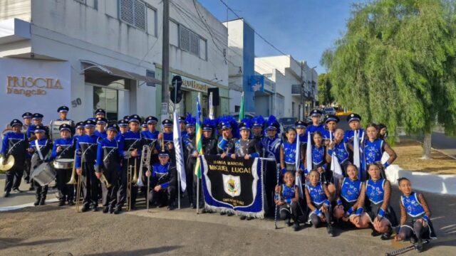 Desfile em Catalão teve apresentação marcante da Banda Marcial Miguel Lucas