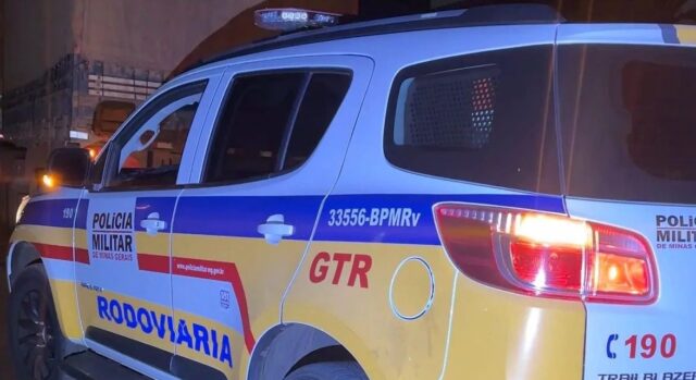 Polícia Militar Rodoviária apreende rodotrem com chassis adulterados na MG-223, em Araguari