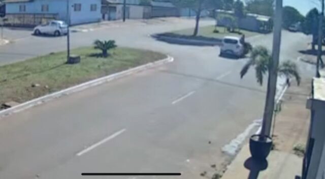 Urutaí: motociclista avança sinal de pare e sofre acidente grave; vítima foi transferida para Goiânia