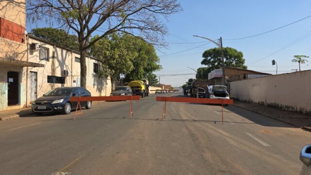 Rua Portugal Porto Guimarães passa por alteração definitiva no trânsito por obras do viaduto da GO-330, em Catalão