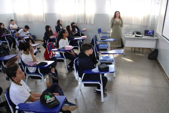 Secretaria de Meio Ambiente de Ouvidor promove palestra em escola no Dia Nacional do Cerrado