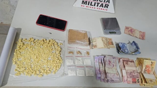 Polícia Militar prende homem por tráfico de drogas em Araguari; usuário também foi detido com pedras de crack