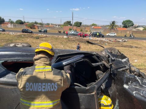 Colisão entre automóveis deixa oito feridos na MGC-497 em Uberlândia