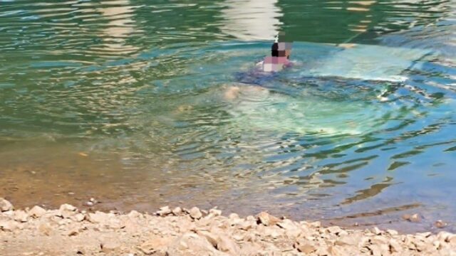 Veículo vai parar dentro do Rio Paranaíba no lado mineiro da divisa com Goiás