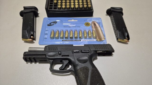 Homem é preso por porte ilegal de arma de fogo e munições na MG-190 em Abadia dos Dourados