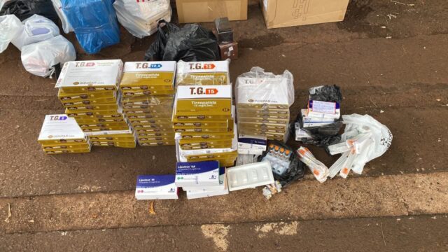 PRF apreende medicamentos para emagrecimento e eletrônicos na BR-153, em Itumbiara (GO)