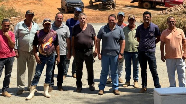 Prefeitura de Corumbaíba entrega obra na zona rural
