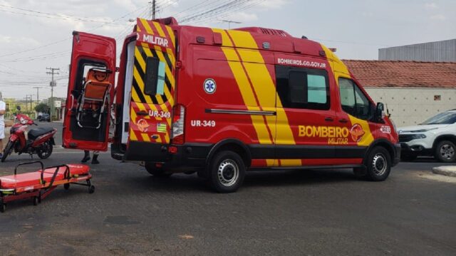 Motociclista fica ferida em acidente no bairro Ipanema, em Catalão