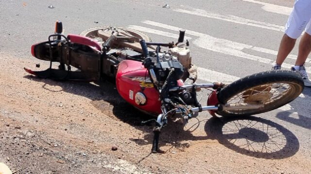 Motociclista morre em acidente com carreta no trevo de acesso a Davinópolis