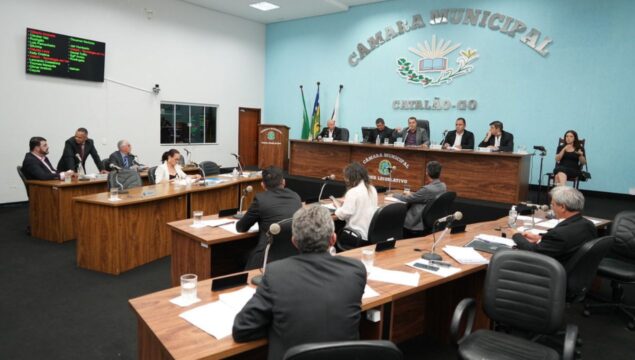 Câmara de Catalão realiza 32ª Sessão Ordinária de 2025 com análise de requerimentos, moções e projetos de lei