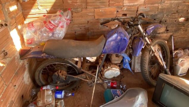 Polícia Civil desarticula ponto de desmanche de motos em Piracanjuba; homem de 46 anos é preso