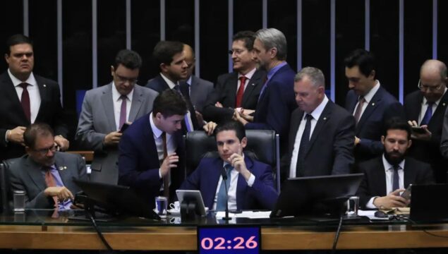 PEC da Blindagem: veja como votaram deputados goianos em medida que protege parlamentares de processos judiciais